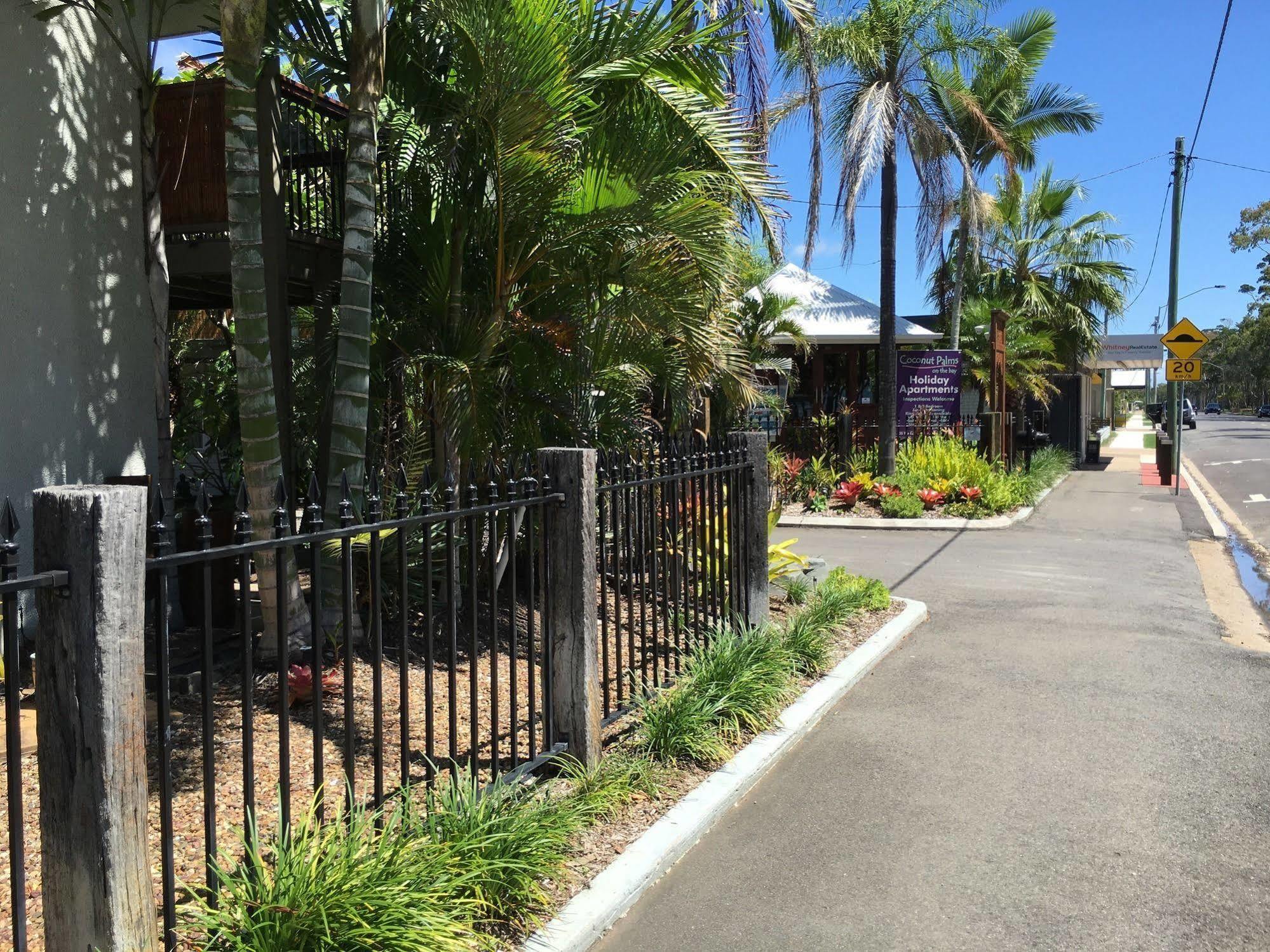 Aparthotel Coconut Palms On The Bay Hervey Bay Exteriér fotografie