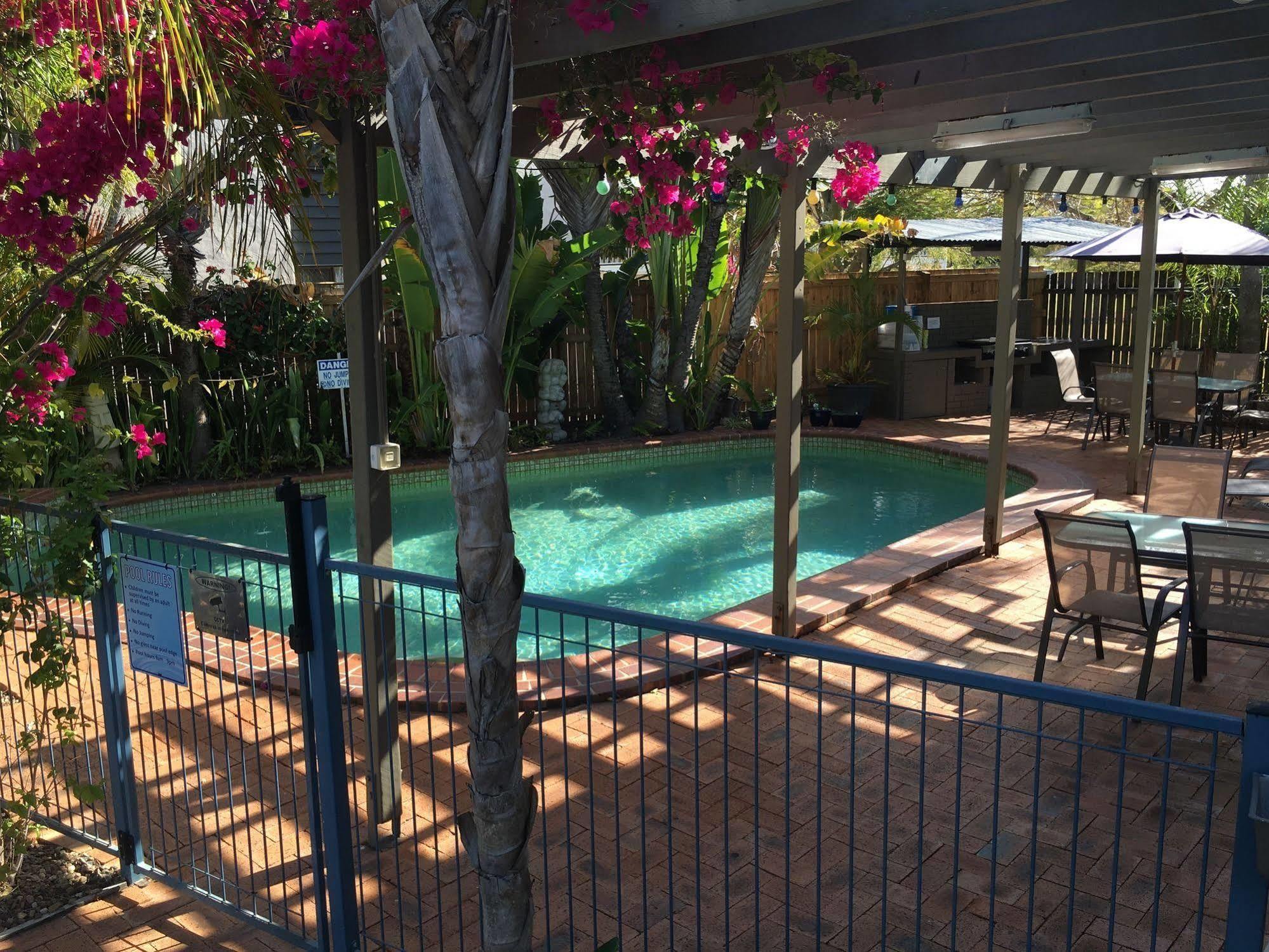 Aparthotel Coconut Palms On The Bay Hervey Bay Exteriér fotografie